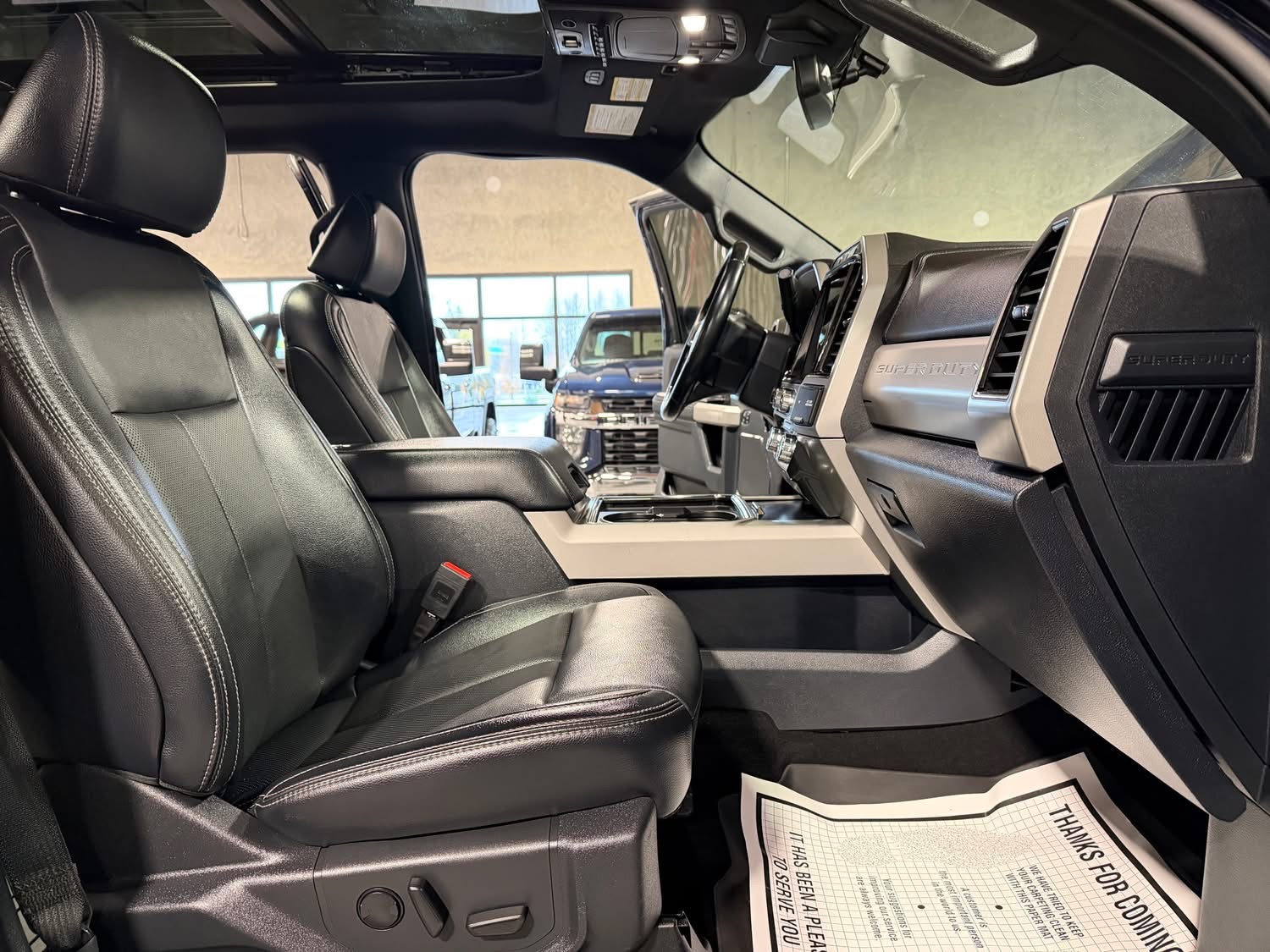 
								2022 FORD F-350 LARIAT full									