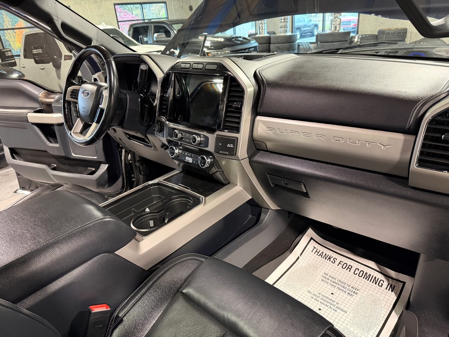 
								2022 FORD F-350 LARIAT full									