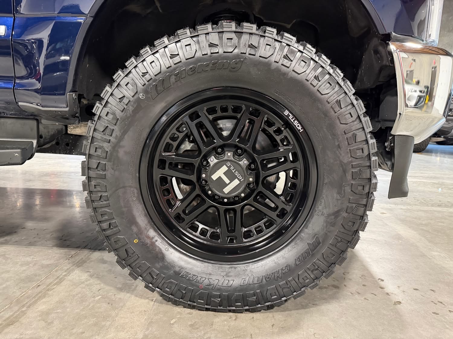 
								2022 FORD F-350 LARIAT full									