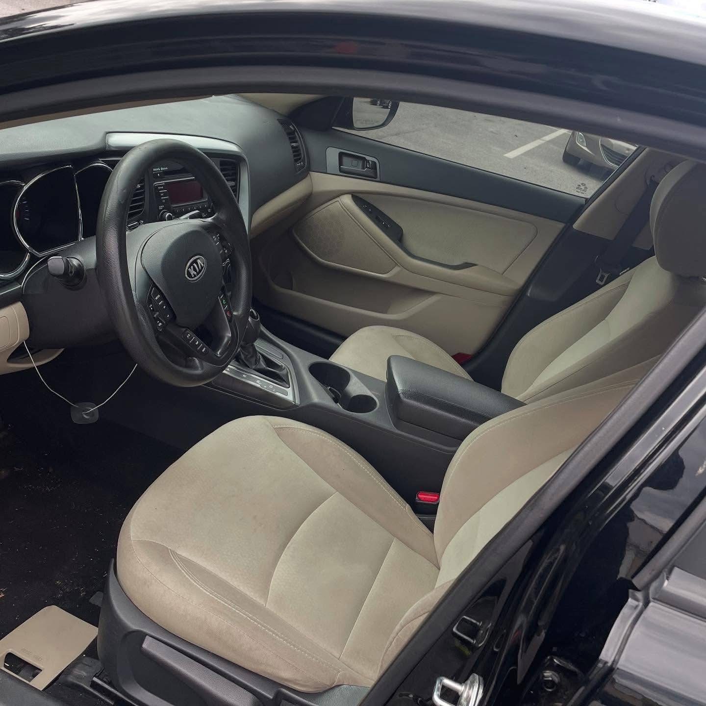 
								2012 Kia Optima full									