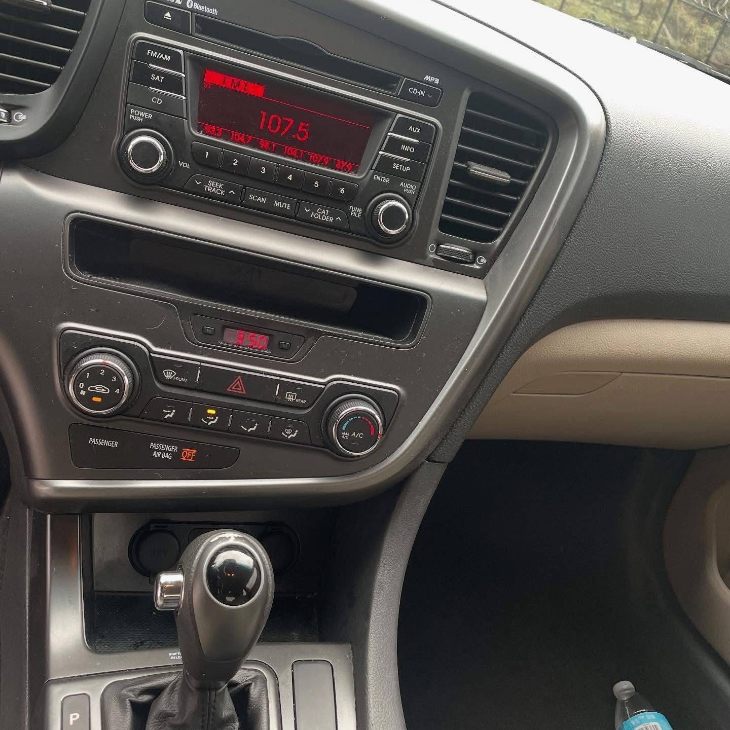 
								2012 Kia Optima full									