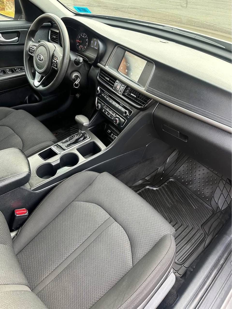 
								2019 Kia Optima full									