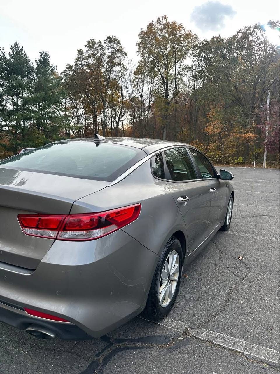 
								2019 Kia Optima full									