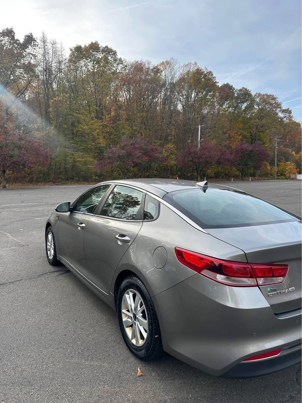 
								2019 Kia Optima full									
