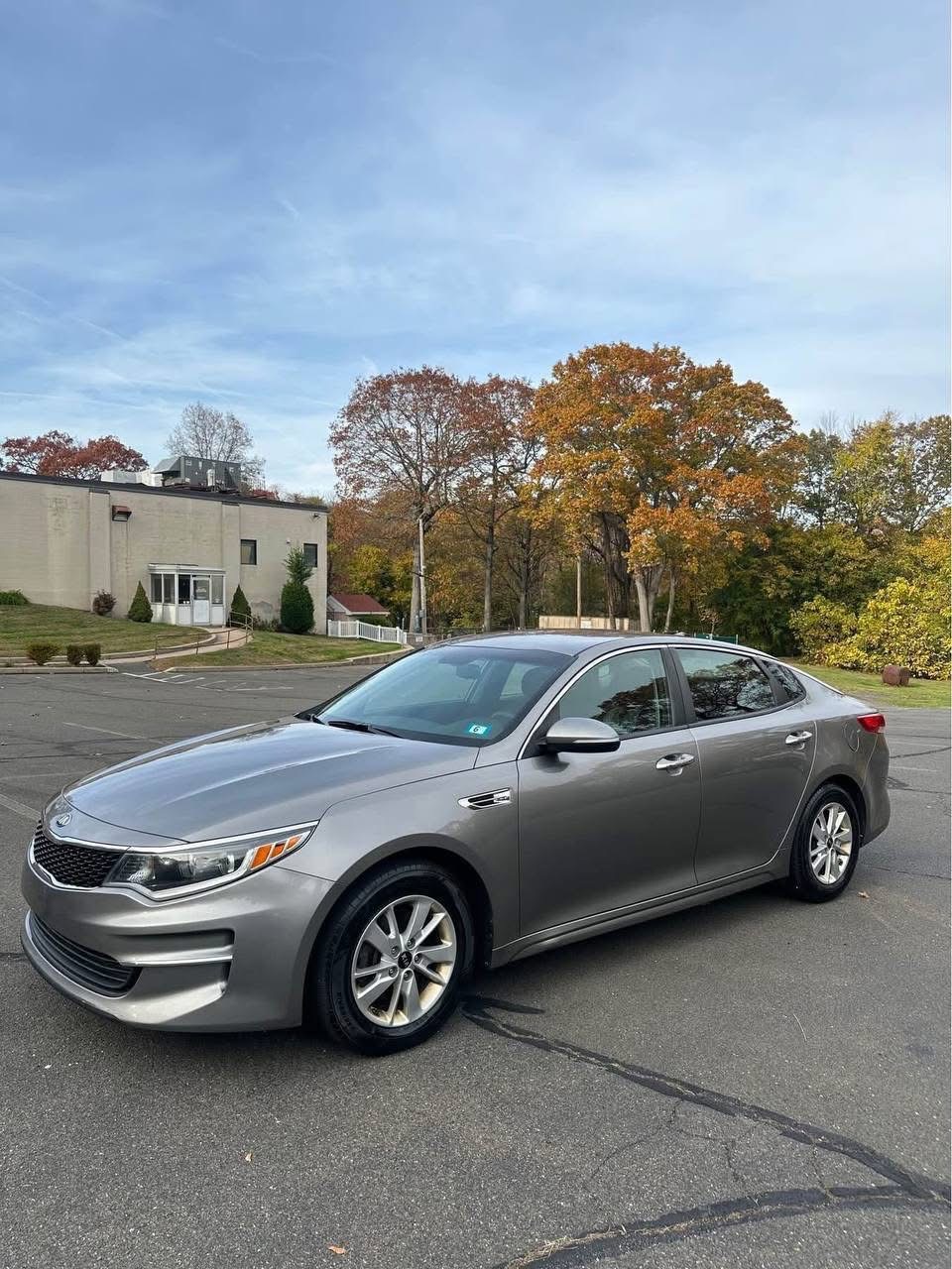 
								2019 Kia Optima full									