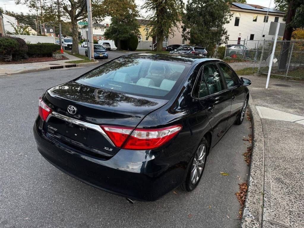 
								2015 Toyota Camry XLE full									