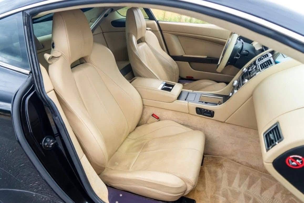 
								2009 Aston Martin V8 Vantage full									